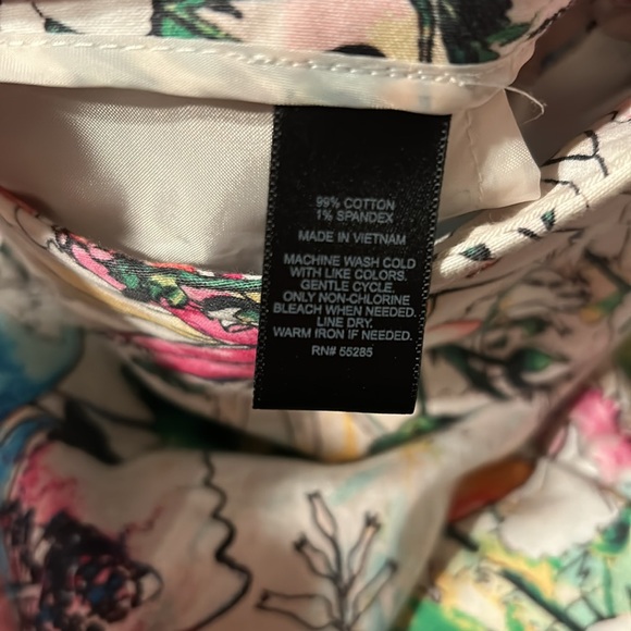 Floral Editor Short (4 1/2” inseam) - Picture 8 of 8